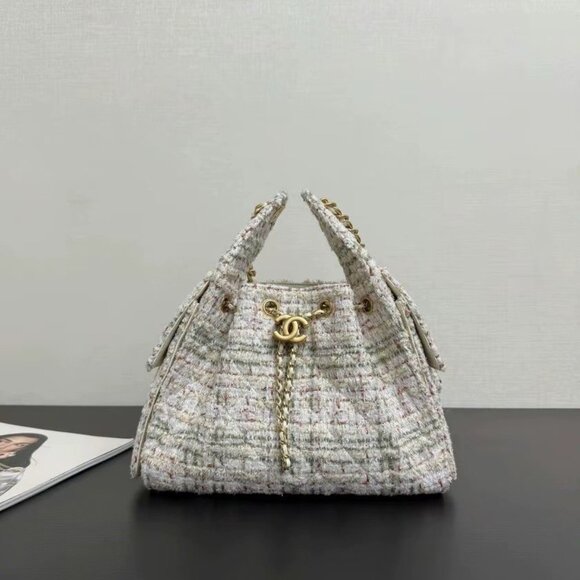 CHANEL 25Bag 25A Tweed and Gold Metal Wool Shoulder Bag - Picture 1 of 9